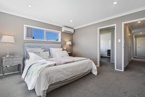 Photo of property in 543 Scenic Drive, Waiatarua, Auckland, 0612