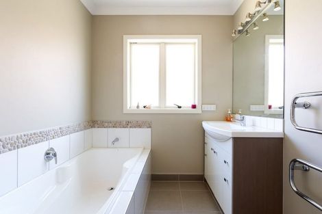 Photo of property in 11b Merlot Drive, Greenmeadows, Napier, 4112