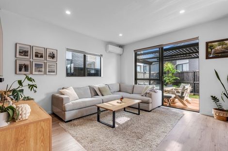 Photo of property in 19 Konoba Avenue, Kumeu, 0810