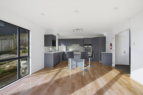 Photo of property in 28 Sailmaker Close, Whitby, Porirua, 5024