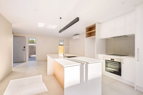 Photo of property in 2/50 Marine Parade, North New Brighton, Christchurch, 8083