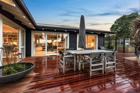 Photo of property in 181 Baddeleys Beach Road, Tawharanui Peninsula, Warkworth, 0986