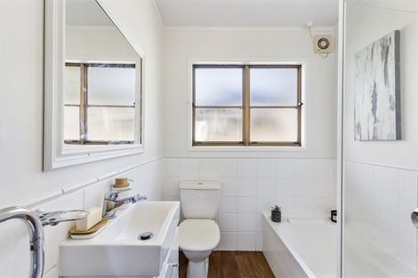 Photo of property in 3/9 Fuchsia Place, Birkdale, Auckland, 0626