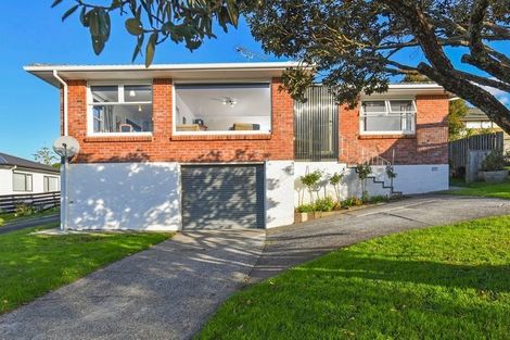 Photo of property in 5 Aplin Place, Birkdale, Auckland, 0626