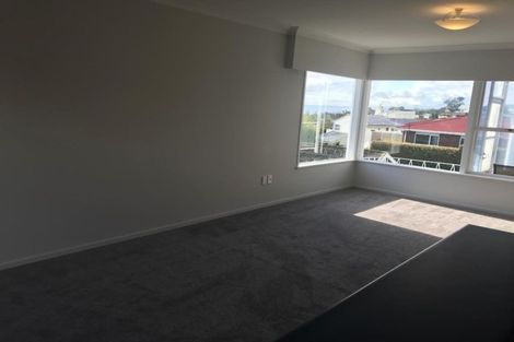 Photo of property in 2/45 East Coast Road, Milford, Auckland, 0620
