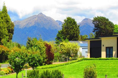 Photo of property in 2 Muriwai Drive, Manapouri, 9679