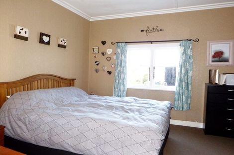 Photo of property in 25 Hunia Street, Marton, 4710