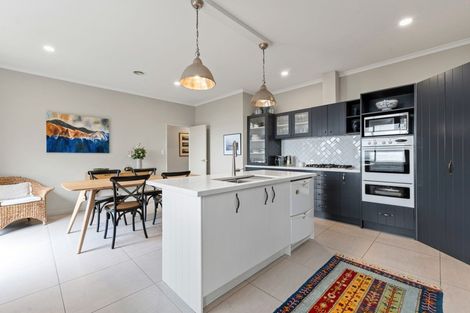 Photo of property in 18 Gemini Place, Kawaha Point, Rotorua, 3010