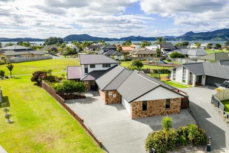 Photo of property in 12 Ngatiti Place, One Tree Point, 0118