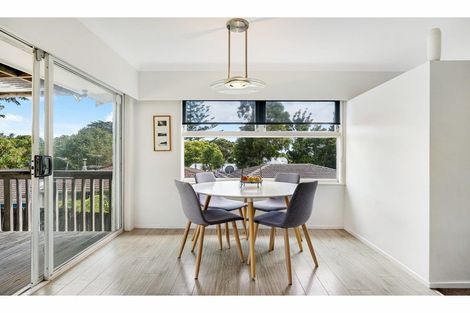 Photo of property in 12 Havelle Avenue, Titirangi, Auckland, 0604