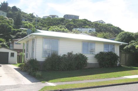 Photo of property in 8 John Witton Drive, Crofton Downs, Wellington, 6035