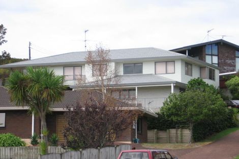 Photo of property in 23 Taupiko Place, Green Bay, Auckland, 0604