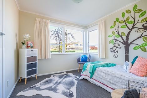 Photo of property in 75 Wai-iti Crescent, Woburn, Lower Hutt, 5010