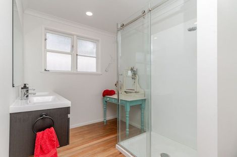 Photo of property in 99 Broadway, Carterton, 5713