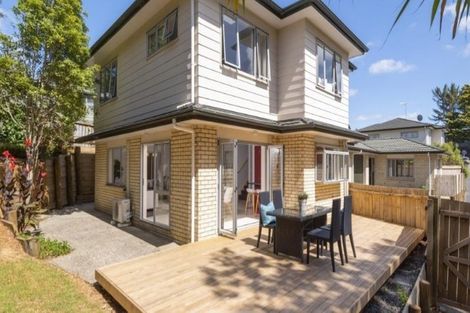 Photo of property in 3a Trelawn Place, Cockle Bay, Auckland, 2014