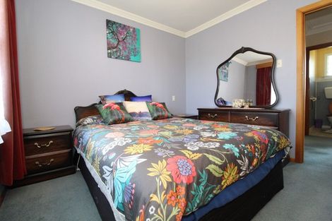 Photo of property in 35 Rhodes Street, Waimate, 7924