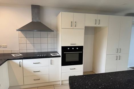 Photo of property in 41 Breaker Grove, Waiuku, 2123