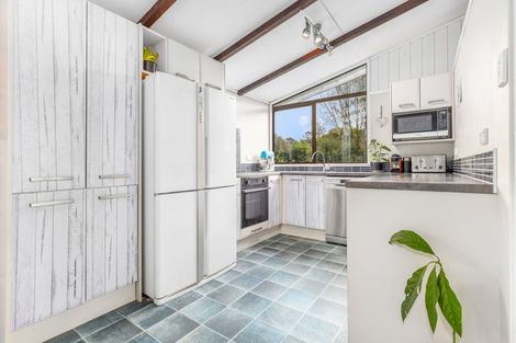 Photo of property in 220 Main Road South, Raumati South, Paraparaumu, 5032