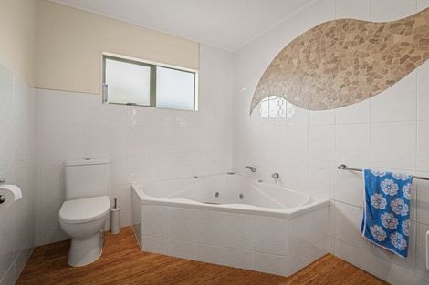 Photo of property in 12 Hereford Place, Waihi Beach, 3611