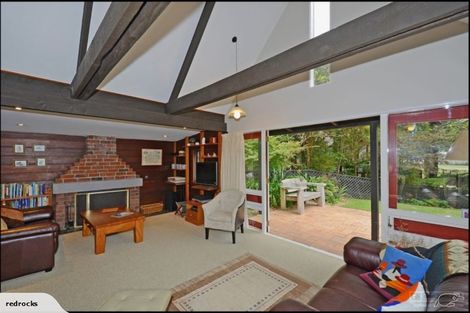 Photo of property in 111 Pinehaven Road, Pinehaven, Upper Hutt, 5019