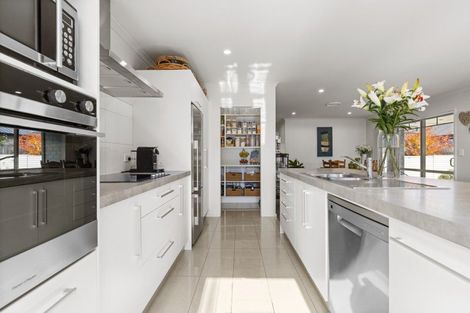 Photo of property in 51 Norfolk Drive, Cambridge, 3434