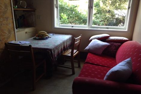 Photo of property in 10 Taungata Road, York Bay, Lower Hutt, 5013