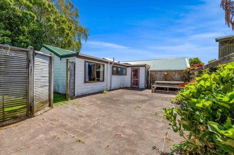 Photo of property in 4 Rennell Street, Frankleigh Park, New Plymouth, 4310