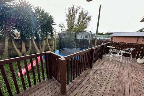 Photo of property in 60a Waimumu Road, Massey, Auckland, 0614