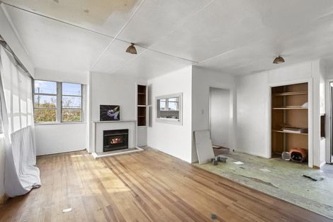 Photo of property in 77 Mould Street, Waitara, 4320