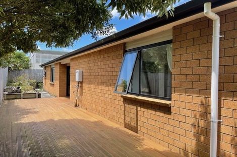 Photo of property in 236a Whitney Street, Blockhouse Bay, Auckland, 0600