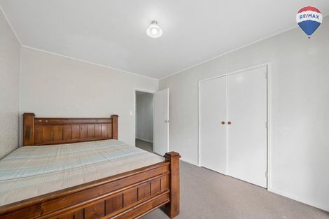 Photo of property in 39 Thurleigh Grove, Karori, Wellington, 6012