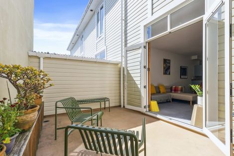 Photo of property in 3/31 Majoribanks Street, Mount Victoria, Wellington, 6011