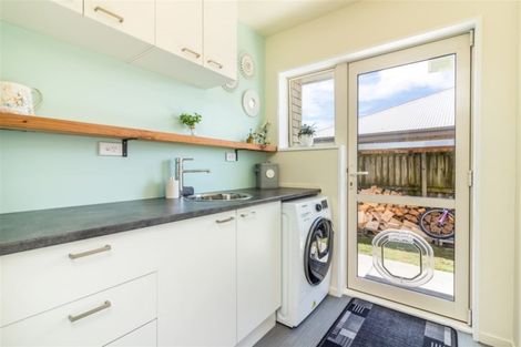 Photo of property in 4 Parkinson Place, Woodend, 7610