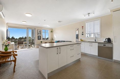 Photo of property in 38 Rewa Rewa Lane, Orewa, 0931