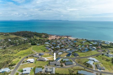 Photo of property in 6 Sunrise Place, Cable Bay, 0420
