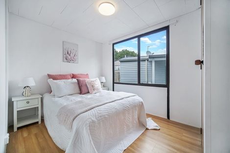 Photo of property in 15 Justamere Place, Weymouth, Auckland, 2103
