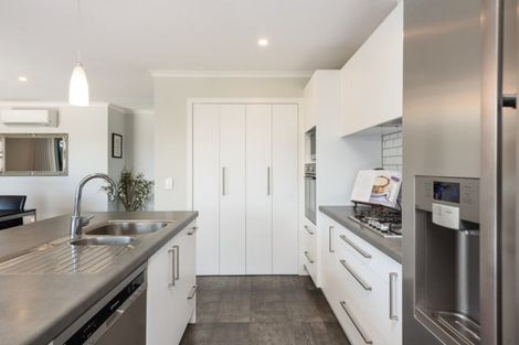 Photo of property in 54 Ballintoy Park Drive, Welcome Bay, Tauranga, 3175