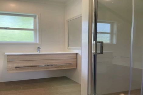 Photo of property in 52 Newhaven Terrace, Mairangi Bay, Auckland, 0630