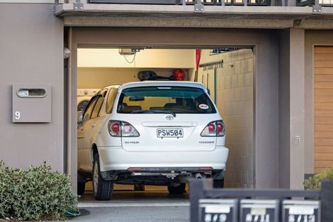 Photo of property in Arno Apartment, 9/8 Mckerrow Place, Sunshine Bay, Queenstown, 9300