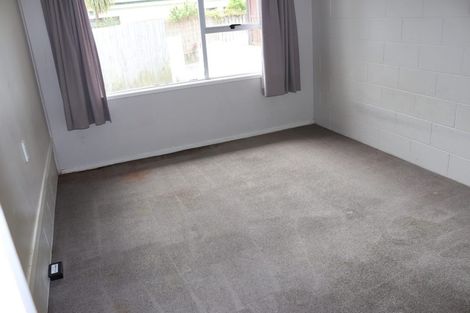 Photo of property in 2/199 Henderson Valley Road, Henderson, Auckland, 0612