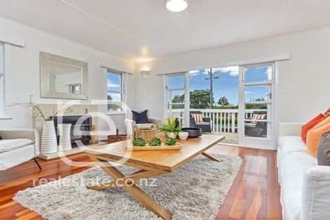 Photo of property in 25 Crawford Avenue, Mangere Bridge, Auckland, 2022