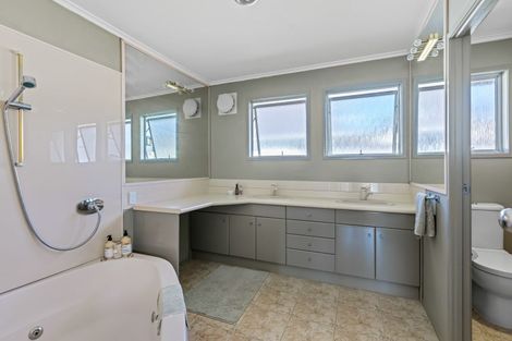 Photo of property in 8 Duncansby Road, Stanmore Bay, Whangaparaoa, 0932