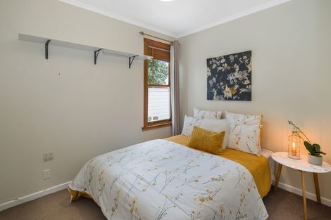 Photo of property in 180 Sutherland Road, Lyall Bay, Wellington, 6022