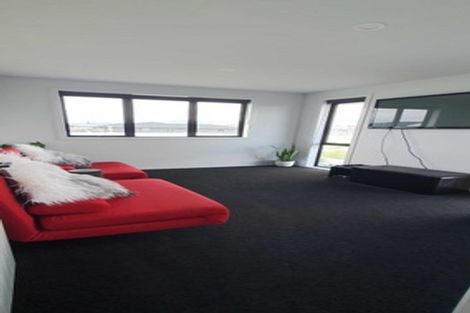 Photo of property in 15 Saint Michael Crescent, One Tree Point, 0118