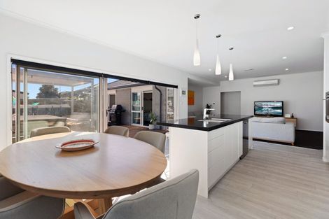 Photo of property in 57 Te Kio Crescent, Papamoa Beach, Papamoa, 3118