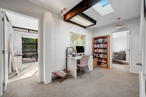 Photo of property in 7 Tabago Place, Half Moon Bay, Auckland, 2012