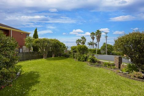 Photo of property in 1/72 Deep Creek Road, Torbay, Auckland, 0630