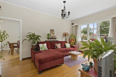 Photo of property in 24 Valley Terrace, Hamilton Central, Hamilton, 3204