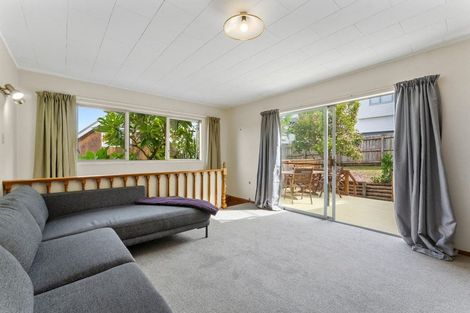Photo of property in 1/56 Lavery Place, Sunnynook, Auckland, 0632