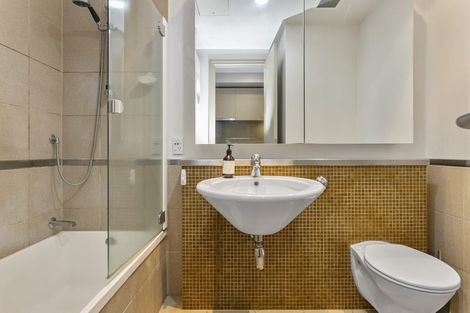 Photo of property in Latitude 37 East Apartments, 2p/20 Pakenham Street East, Auckland Central, Auckland, 1010